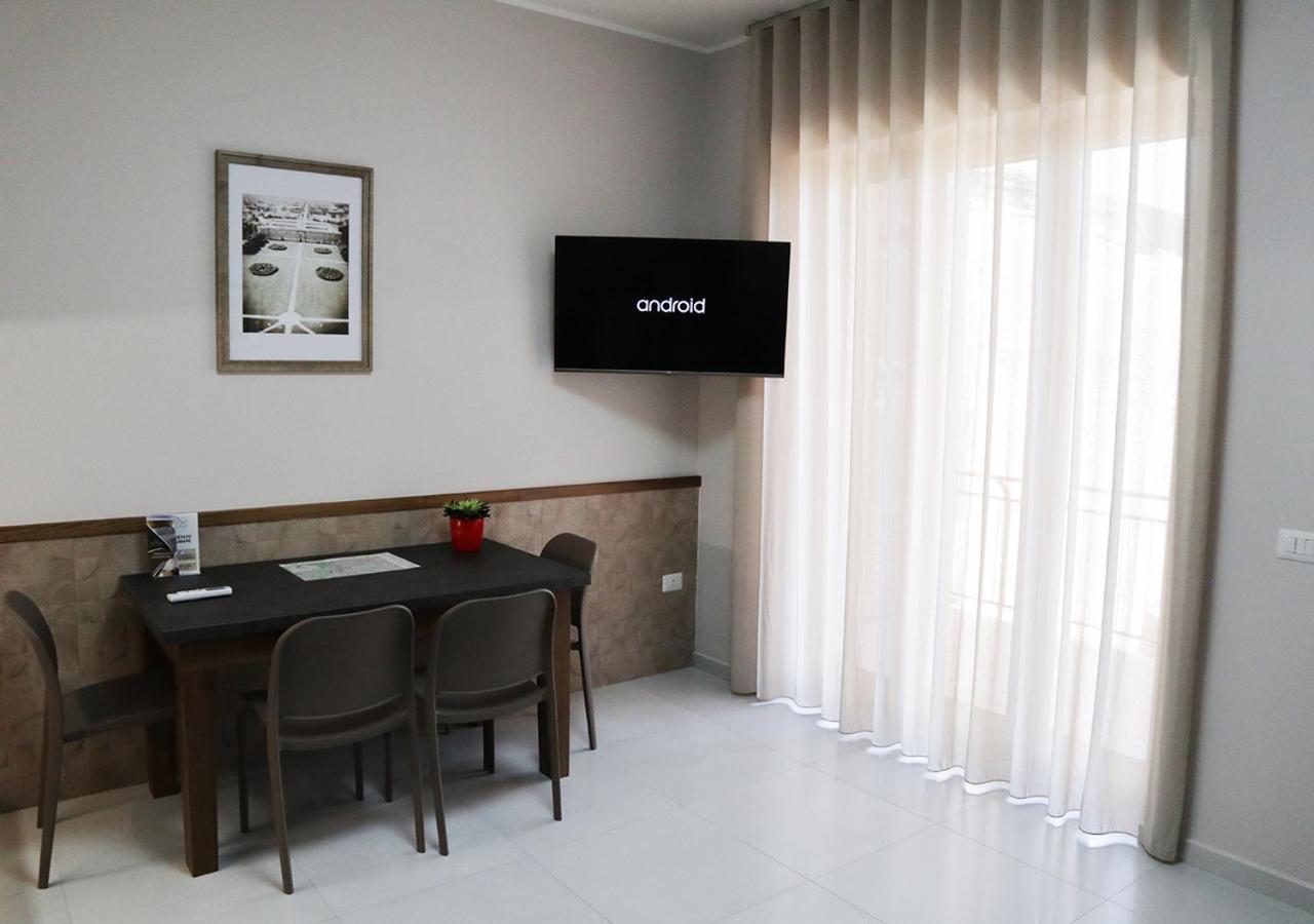 Residenza La Reggia Bed & Breakfast Caserta Exterior photo